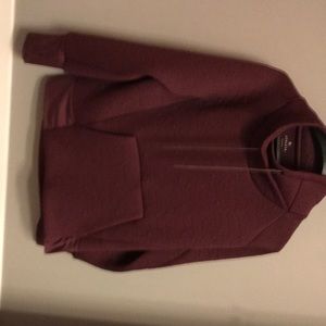 Athleta women’s sweatshirt